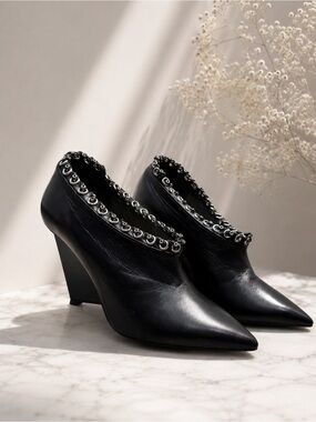 NWOT Alain Tondowski ‘Agnello Foulard’ Black Ankle-High Leather Wedged Heel Sz 6